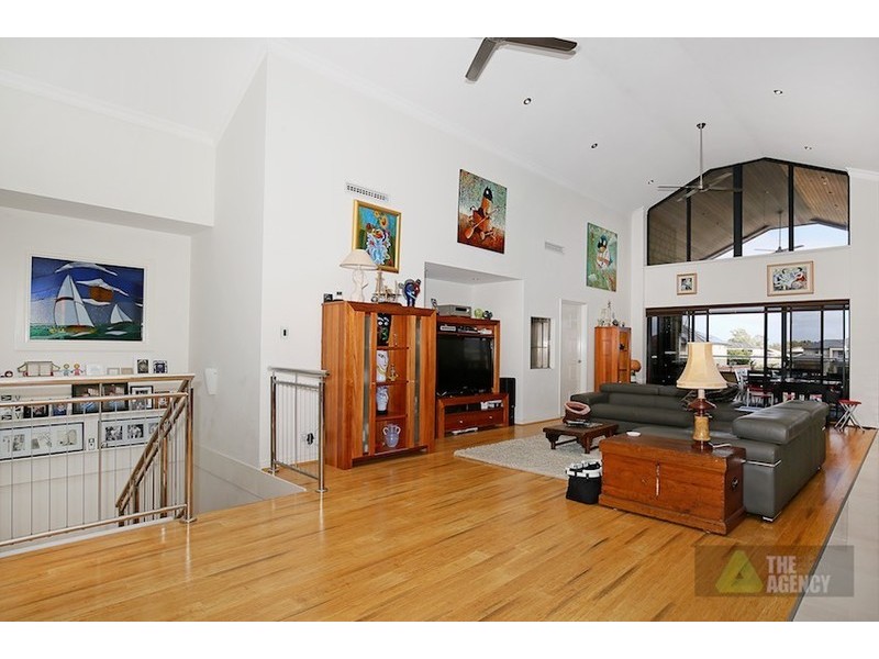 43 Leisure Way, Halls Head WA 6210