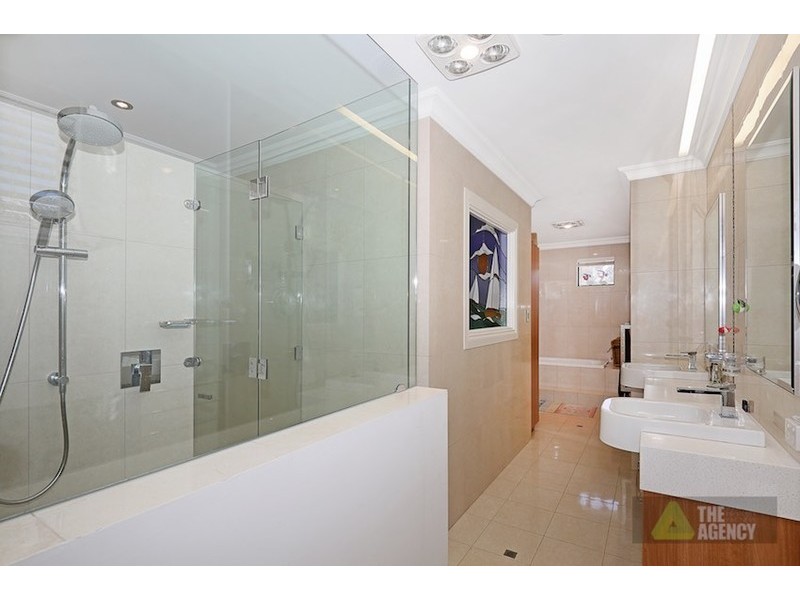 43 Leisure Way, Halls Head WA 6210