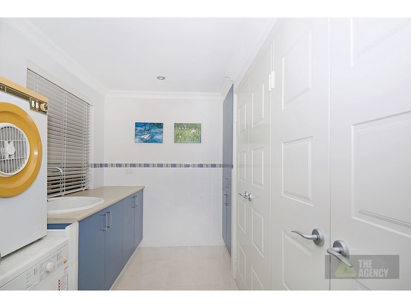 43 Leisure Way, Halls Head WA 6210