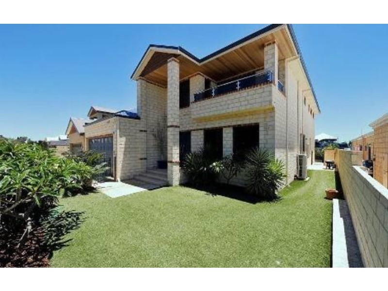 43 Leisure Way, Halls Head WA 6210