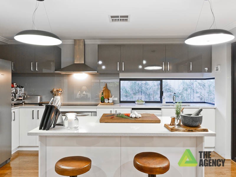 20 Willow Brook View, Meadow Springs WA 6210