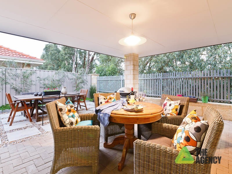 20 Willow Brook View, Meadow Springs WA 6210