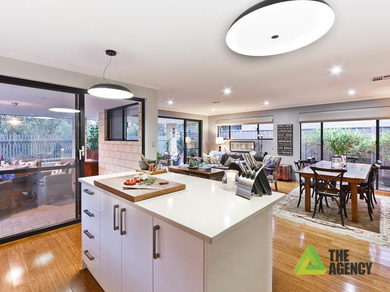 20 Willow Brook View, Meadow Springs WA 6210