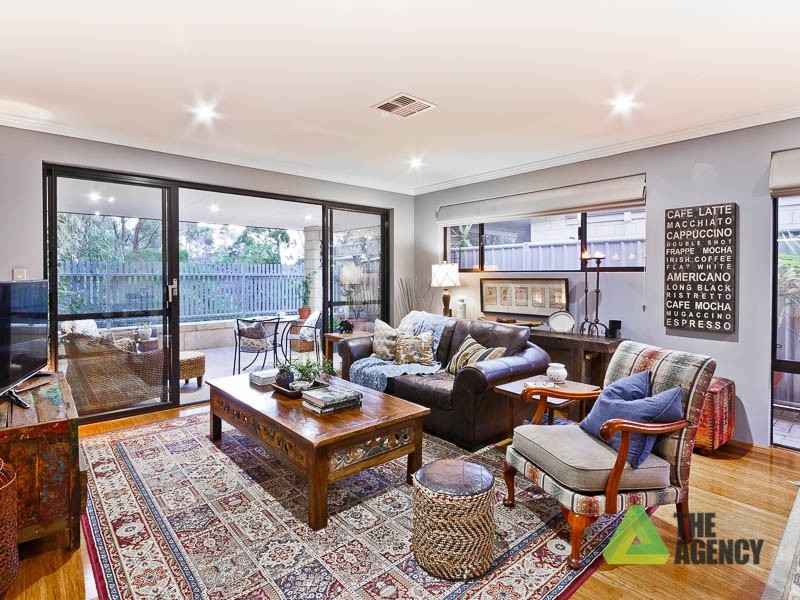 20 Willow Brook View, Meadow Springs WA 6210