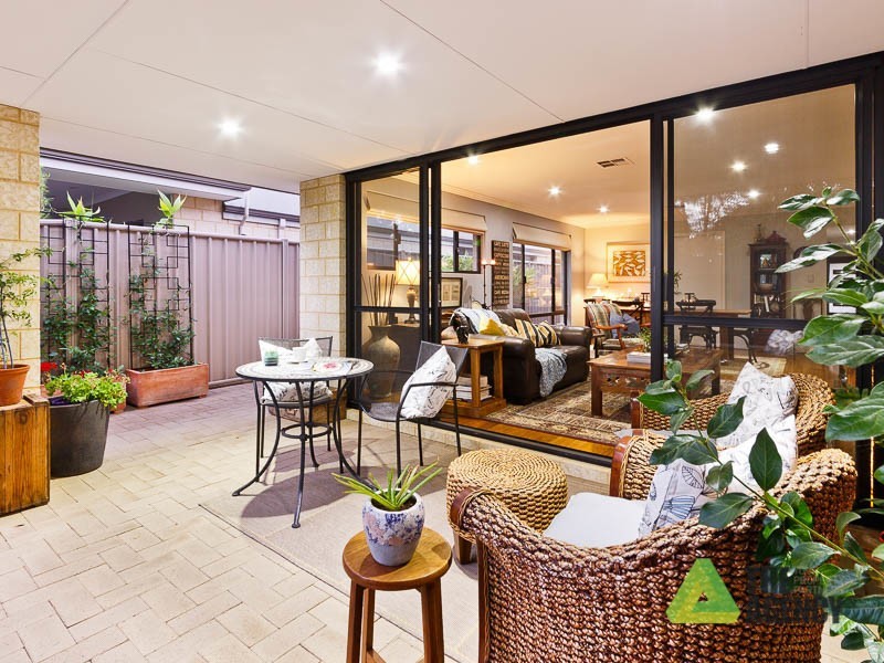 20 Willow Brook View, Meadow Springs WA 6210