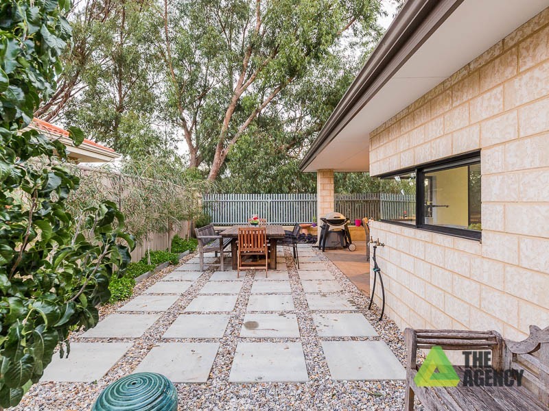 20 Willow Brook View, Meadow Springs WA 6210