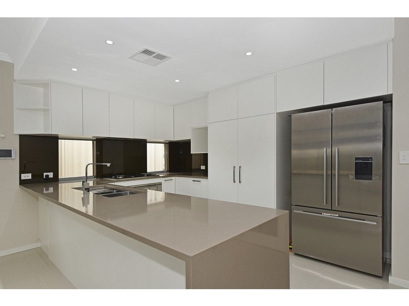 5B Vesta Crescent, Shelley WA 6148