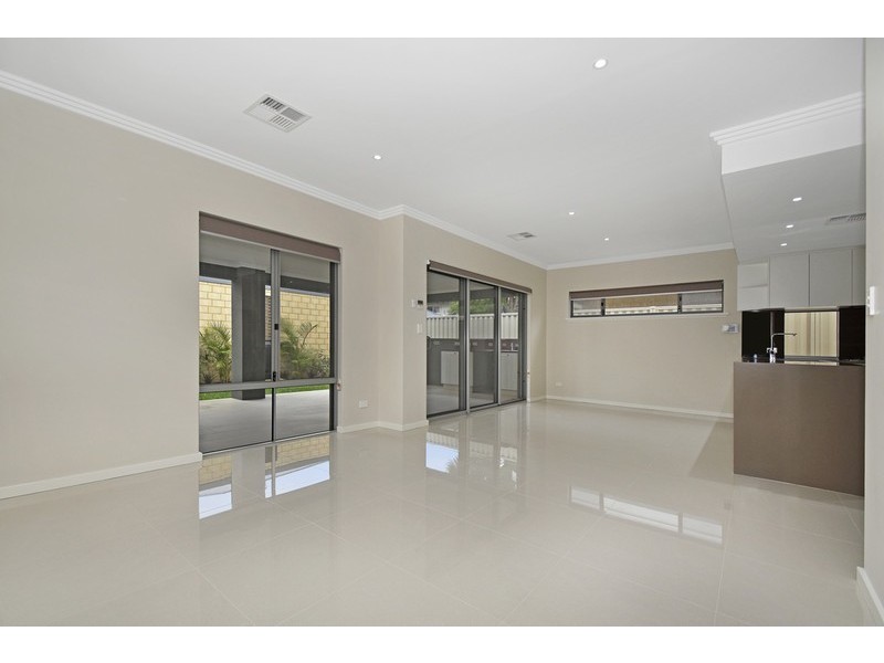 5B Vesta Crescent, Shelley WA 6148