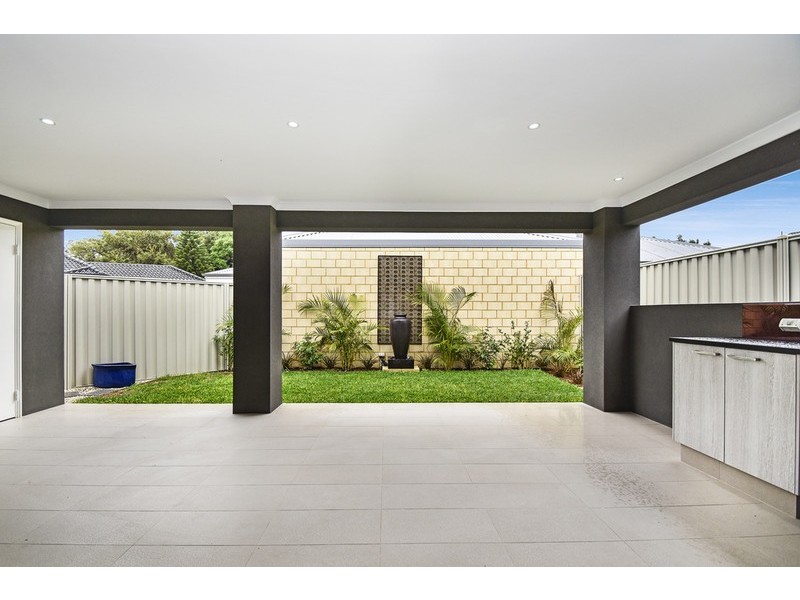 5B Vesta Crescent, Shelley WA 6148
