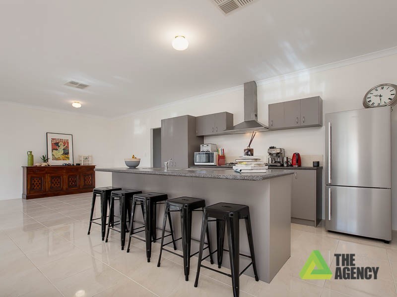 4 Formby Road, Meadow Springs WA 6210
