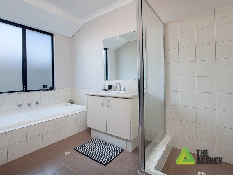 4 Formby Road, Meadow Springs WA 6210