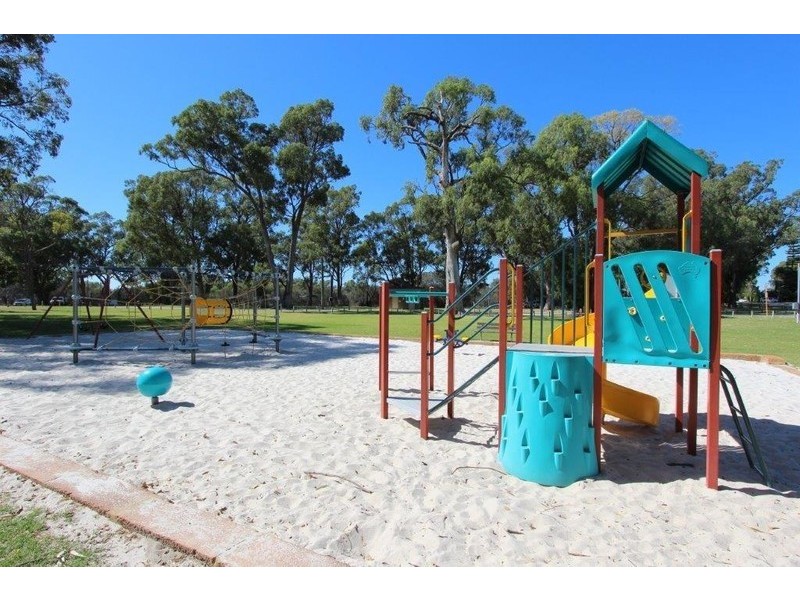 14 Manjeep Road, Greenfields WA 6210