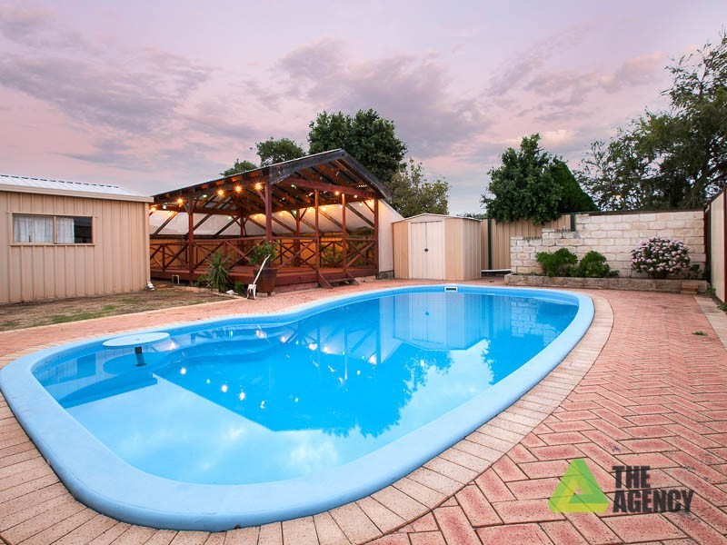 4 Nabberu Loop, Cooloongup WA 6168