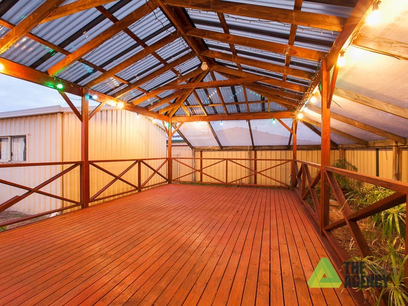 4 Nabberu Loop, Cooloongup WA 6168