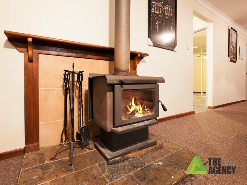 4 Nabberu Loop, Cooloongup WA 6168