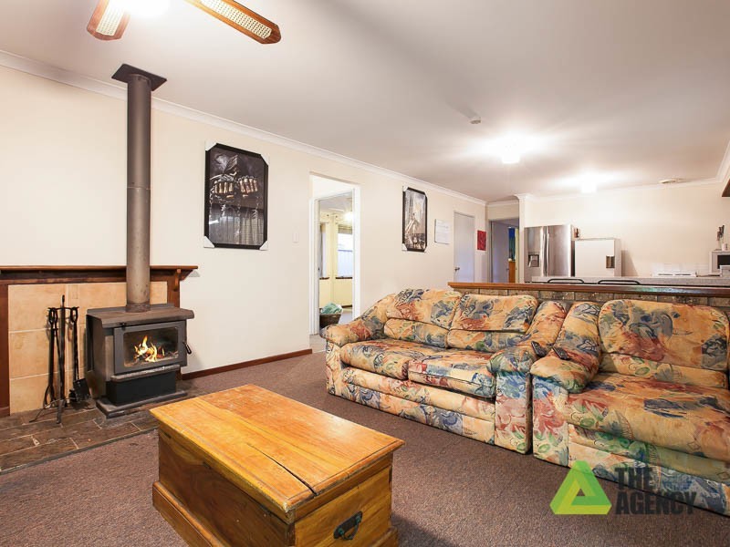 4 Nabberu Loop, Cooloongup WA 6168