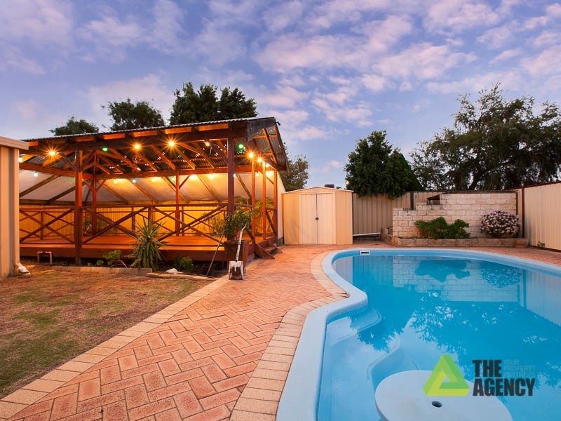 4 Nabberu Loop, Cooloongup WA 6168