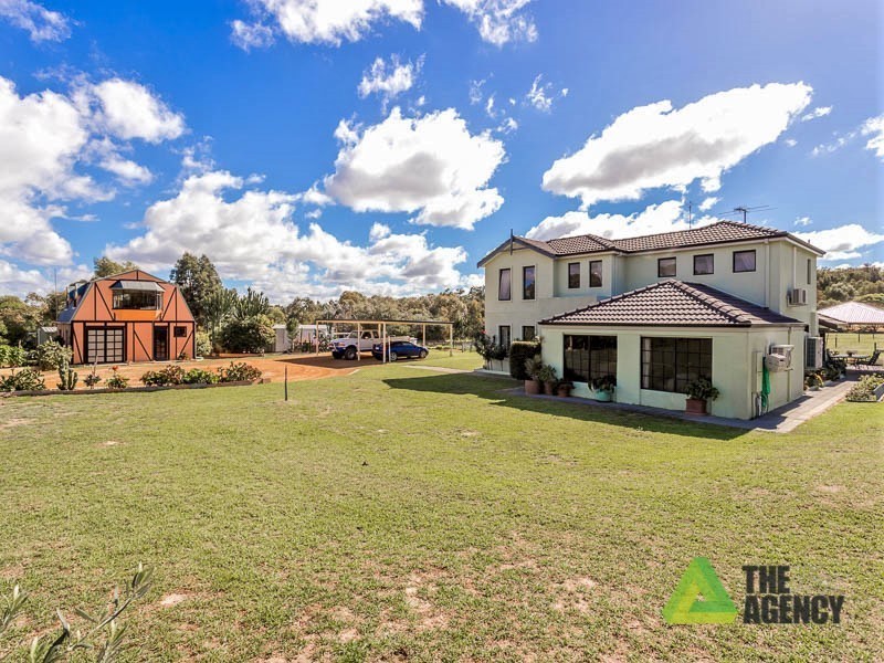 16 Patens Drive, Lower Chittering WA 6084