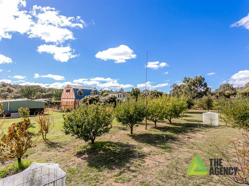 16 Patens Drive, Lower Chittering WA 6084