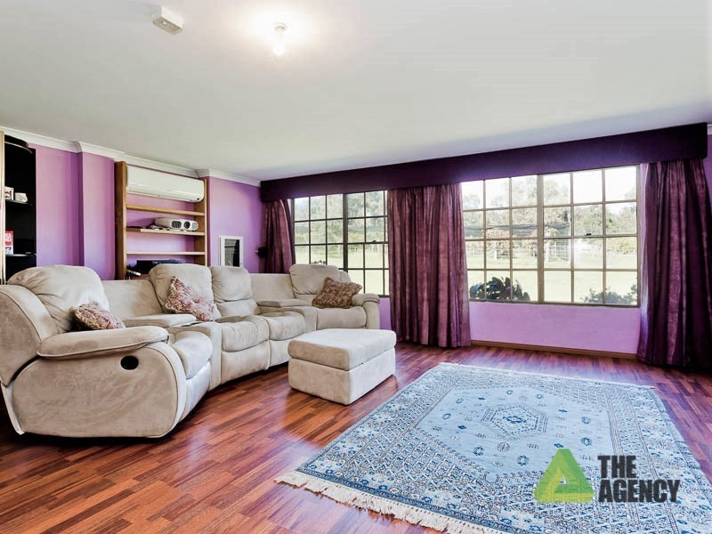 16 Patens Drive, Lower Chittering WA 6084