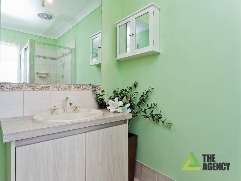 16 Patens Drive, Lower Chittering WA 6084