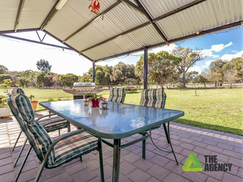 16 Patens Drive, Lower Chittering WA 6084