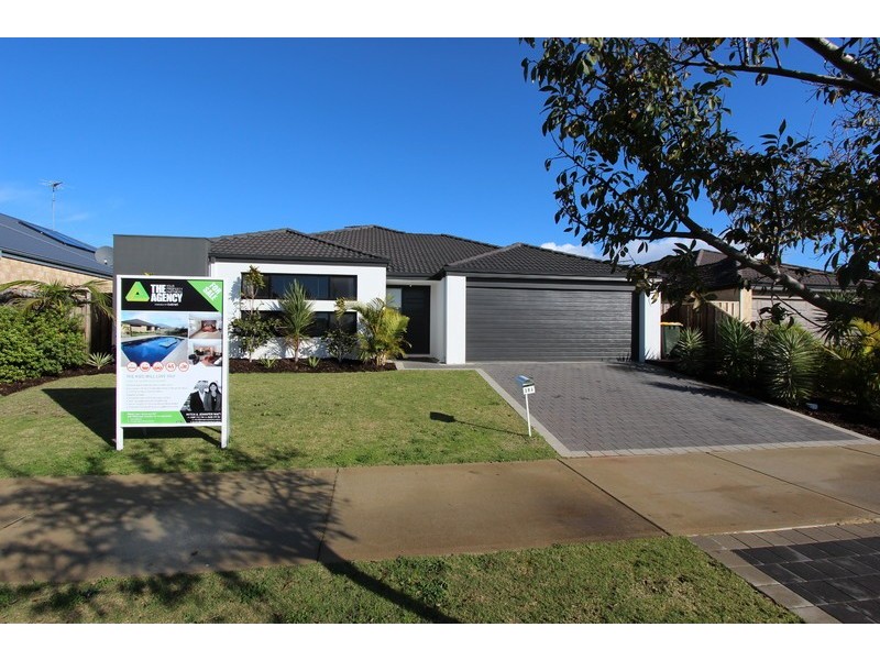 386 Peelwood Parade, Halls Head WA 6210