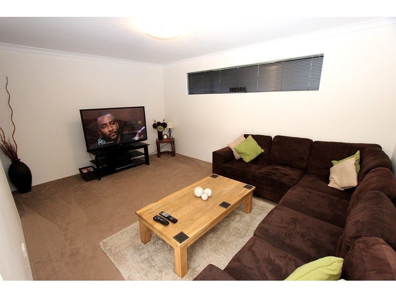 386 Peelwood Parade, Halls Head WA 6210