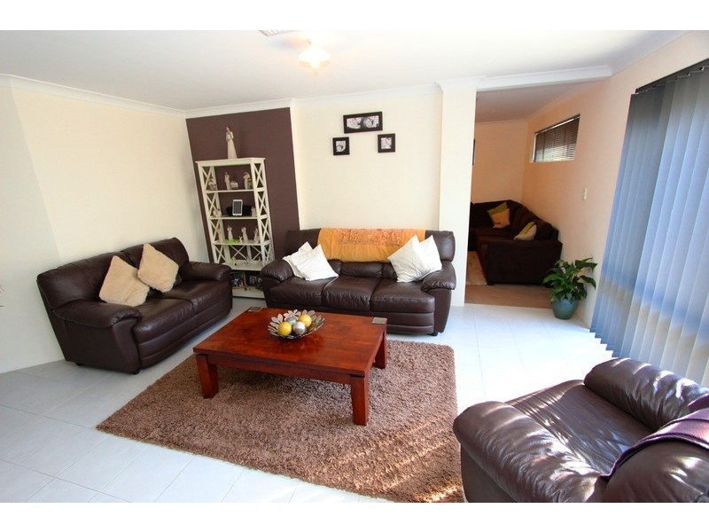 386 Peelwood Parade, Halls Head WA 6210