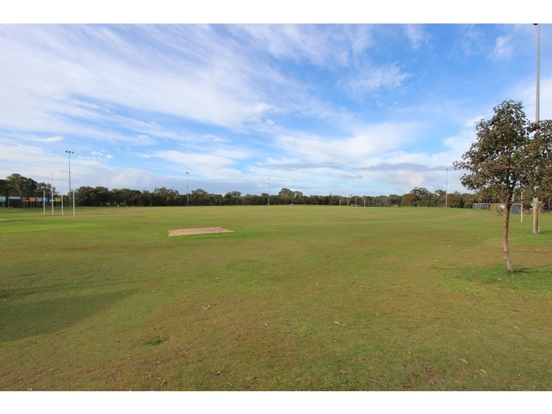 386 Peelwood Parade, Halls Head WA 6210