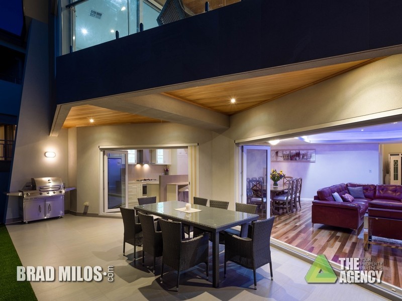 34 Arabella Loop, North Coogee WA 6163