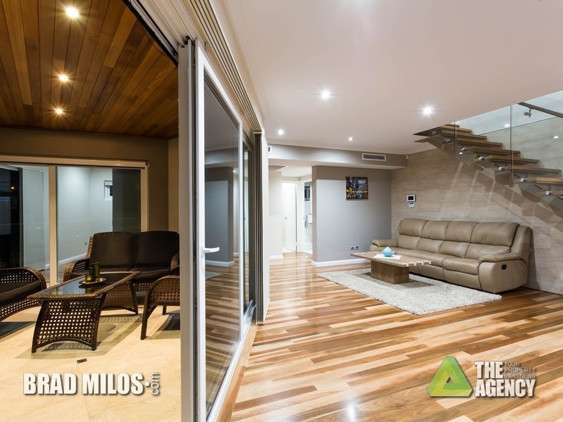 34 Arabella Loop, North Coogee WA 6163