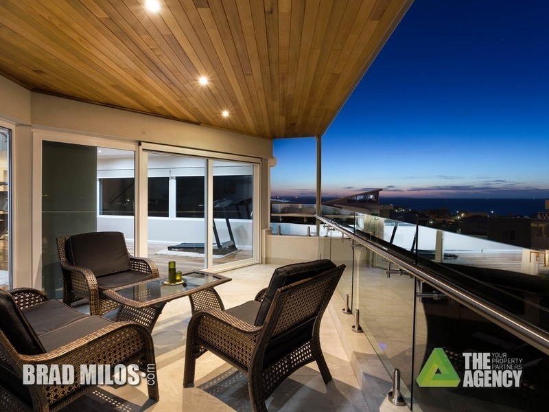 34 Arabella Loop, North Coogee WA 6163