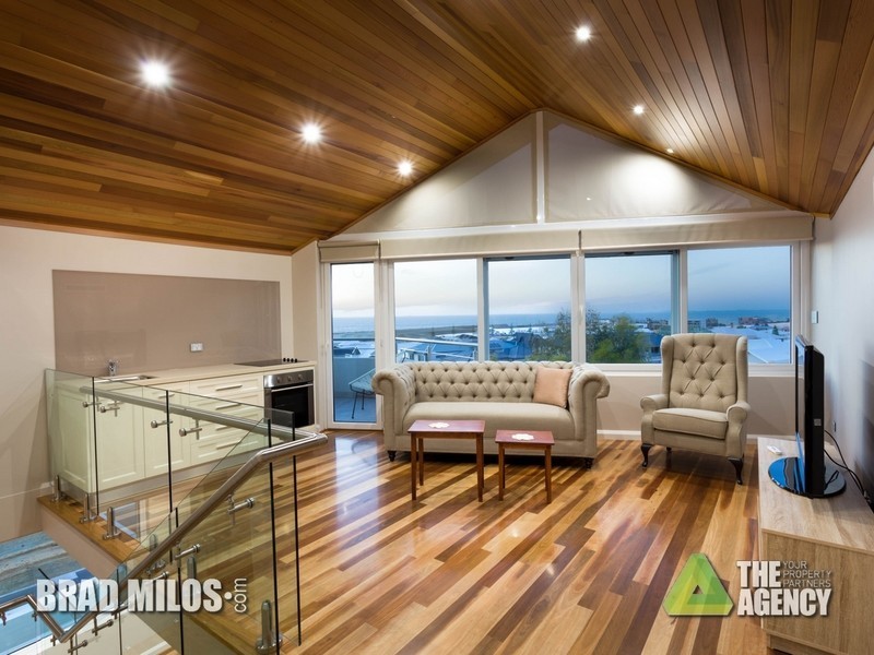 34 Arabella Loop, North Coogee WA 6163