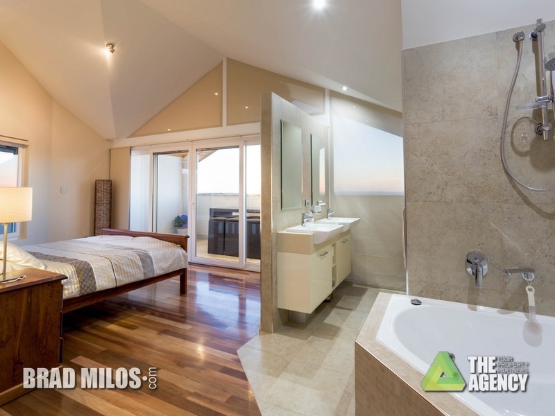 34 Arabella Loop, North Coogee WA 6163