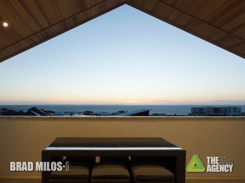 34 Arabella Loop, North Coogee WA 6163