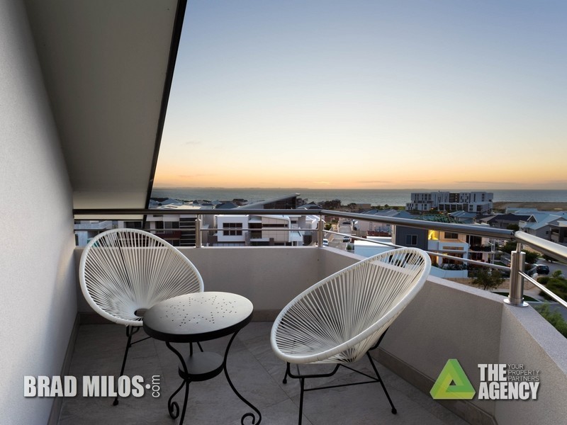 34 Arabella Loop, North Coogee WA 6163