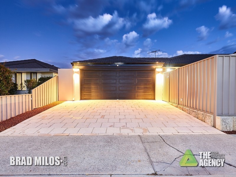 16 Leichhardt Crossing, Hammond Park WA 6164