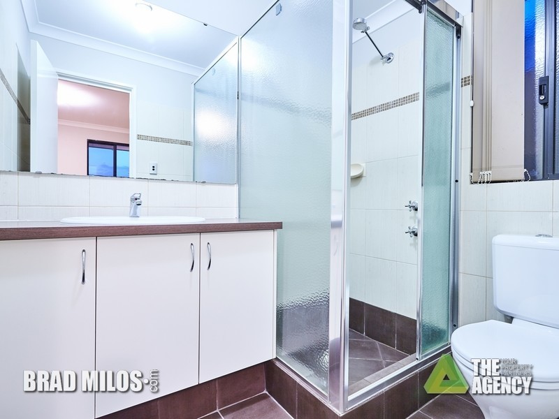 16 Leichhardt Crossing, Hammond Park WA 6164