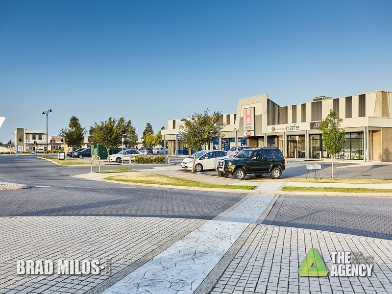 16 Leichhardt Crossing, Hammond Park WA 6164