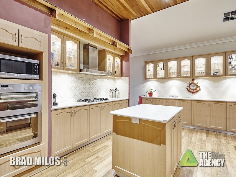 94 Old Dairy Court, Oakford WA 6121