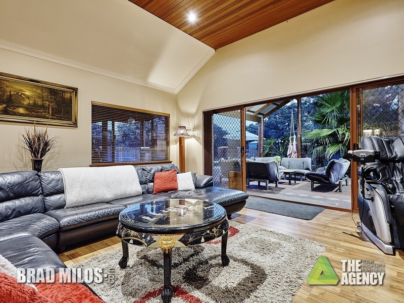 94 Old Dairy Court, Oakford WA 6121