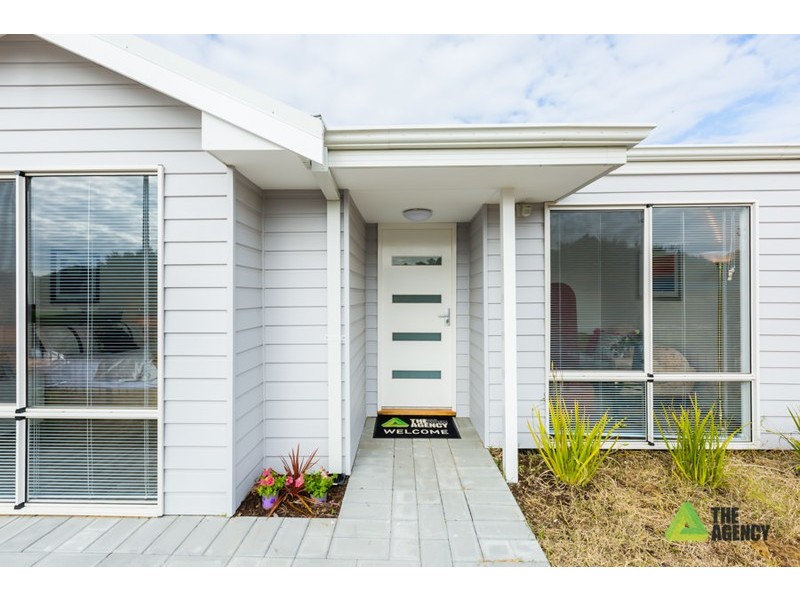 25 Cilantro Parkway, Seville Grove WA 6112