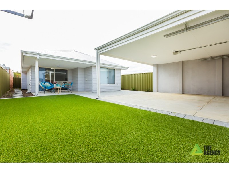 25 Cilantro Parkway, Seville Grove WA 6112