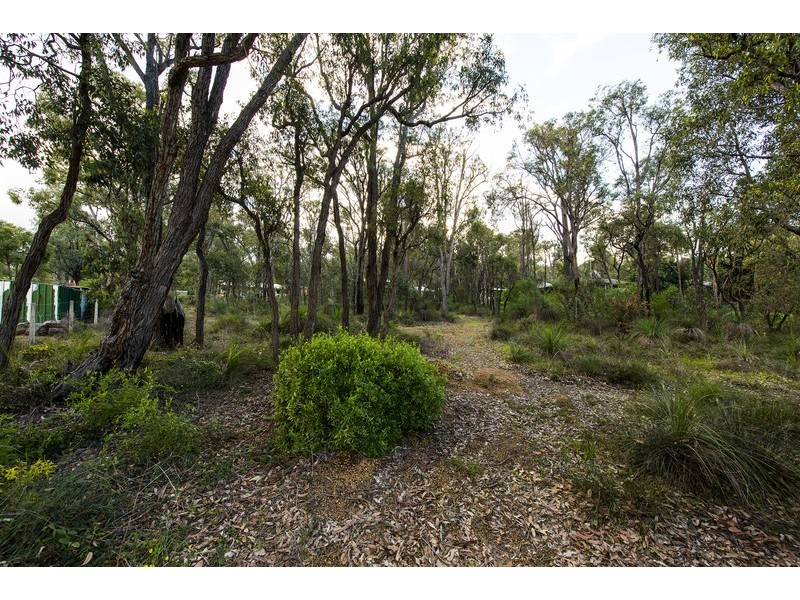 11 Mitchell Street, Wooroloo WA 6558