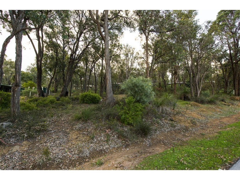 11 Mitchell Street, Wooroloo WA 6558