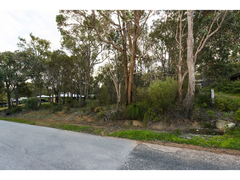 11 Mitchell Street, Wooroloo WA 6558