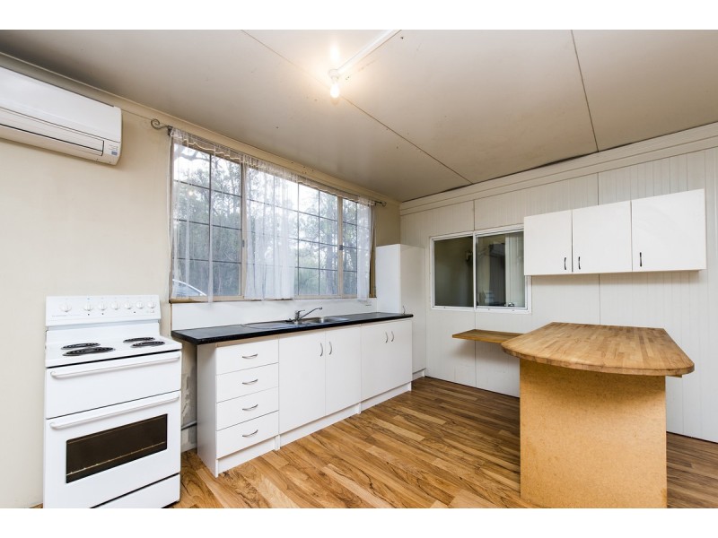 572 Dinsdale Road, Wooroloo WA 6558