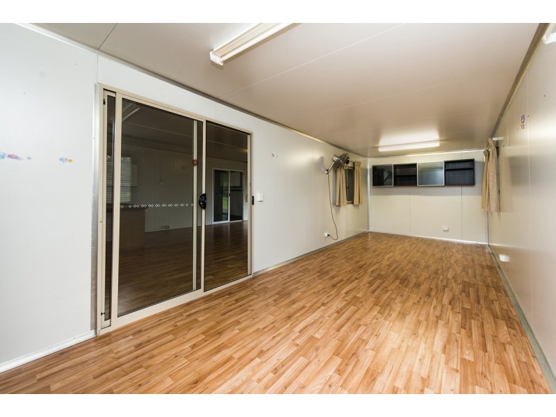 572 Dinsdale Road, Wooroloo WA 6558