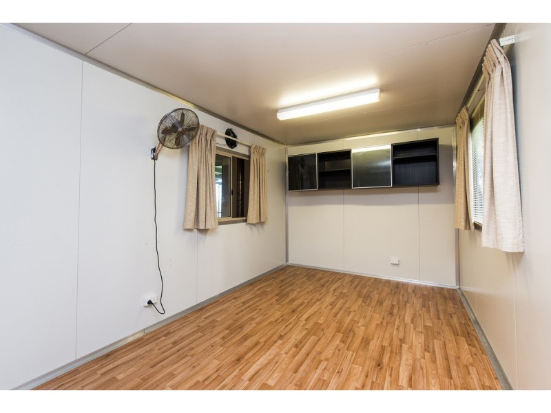 572 Dinsdale Road, Wooroloo WA 6558